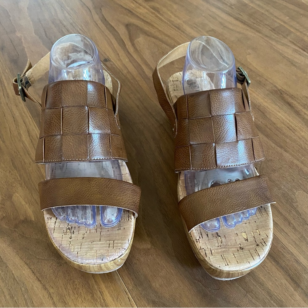 Korks Brown Platform Sandals Size 11 Woven Cork Comfort
